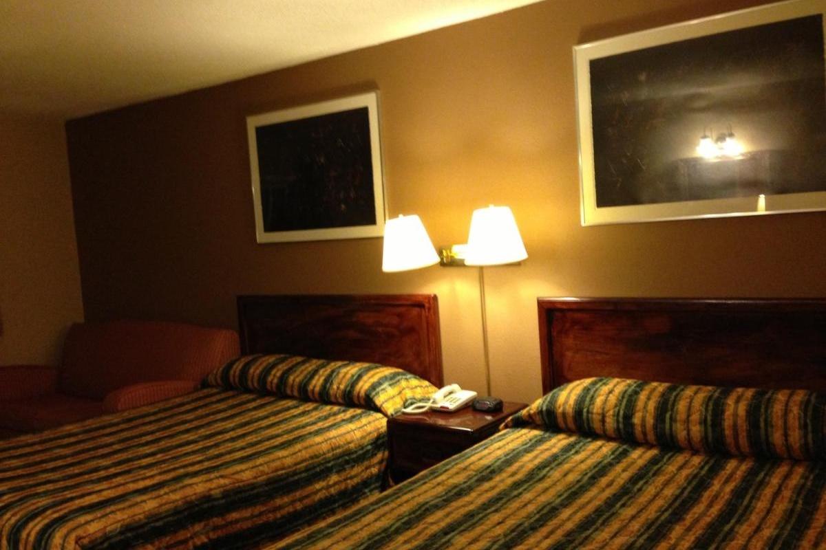 Americas Best Value Inn Macomb Exterior foto